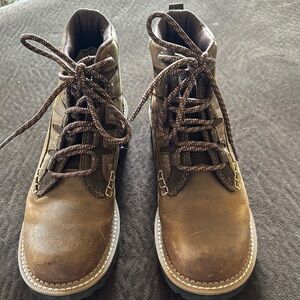 Women’s Ariat leather boots